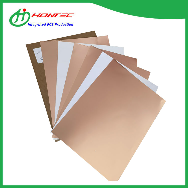 Jak návrh vysokofrekvenční desky plošných spojů minimalizuje ztráty signálu a rušení